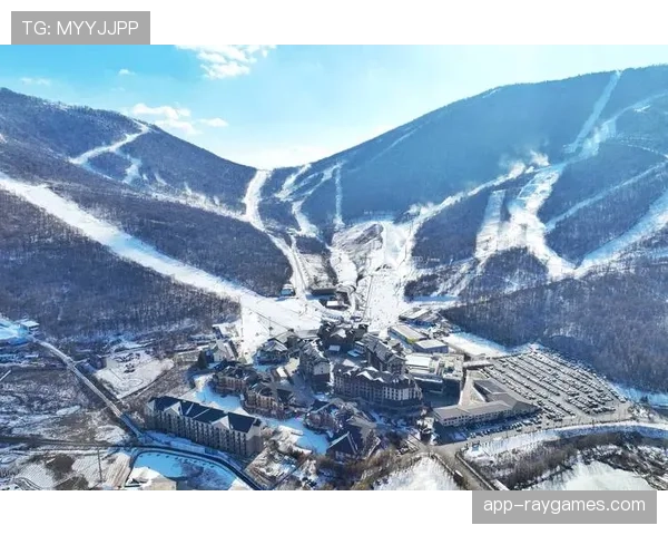 气候变化对欧洲滑雪产业的影响:雪场投资转向室内与人工造雪